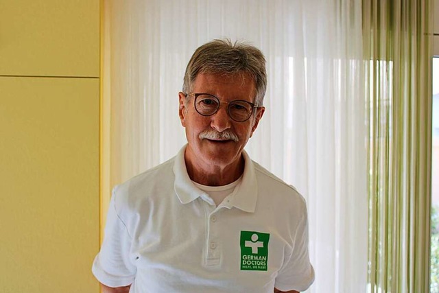 Herbert Kuttler in seiner Wohnung in U...#8222;German Doctors&#8220; kenntlich,  | Foto: Nina Herrmann