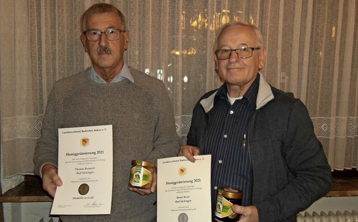 Hohe Auszeichnung: Der Landesverband B... Bruno Keser (von links) mit Gold aus.  | Foto: Ernst Brugger