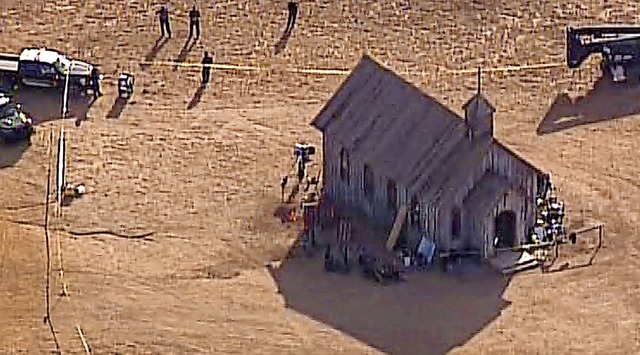 Polizei auf der Bonanza Creek Ranch, w...8222;Rust&#8220; vor der Kamera stand.  | Foto: Uncredited (dpa)