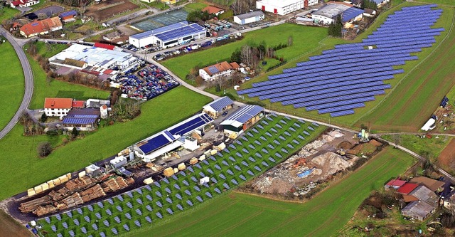 stlich dieser beiden Solarparks in H...inhalb  Hektar groe Anlage entstehen.  | Foto: Erich Meyer