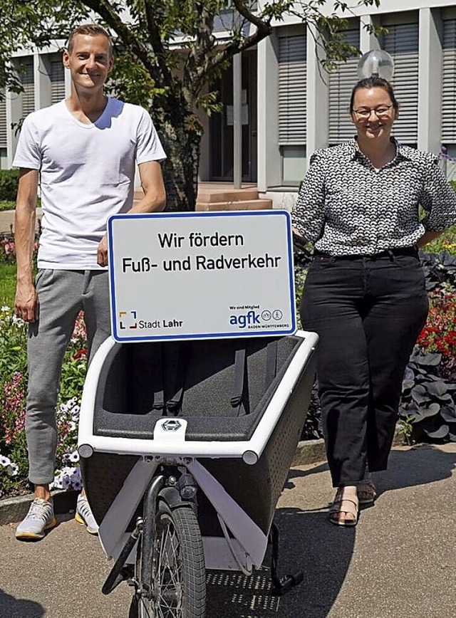 Martin Stehr und Madeleine Krohl hoffen auf viele Teilnehmer.  | Foto: Stadt Lahr