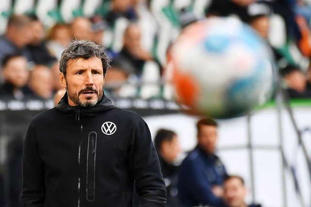 Mark van Bommel ist nicht mehr Trainer des VfL Wolfsburg.  | Foto: Swen Pfrtner (dpa)