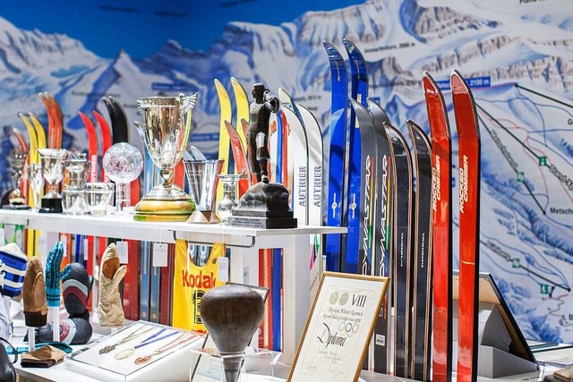 Skier, Urkunden und Pokale  | Foto: Sportmuseum Schweiz/Nicolas Gysin