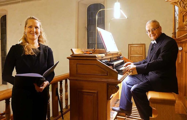 Der Organist Douglas Bruce und die Mez...l in der Laurentiuskirche in Tegernau.  | Foto: Roswitha Frey
