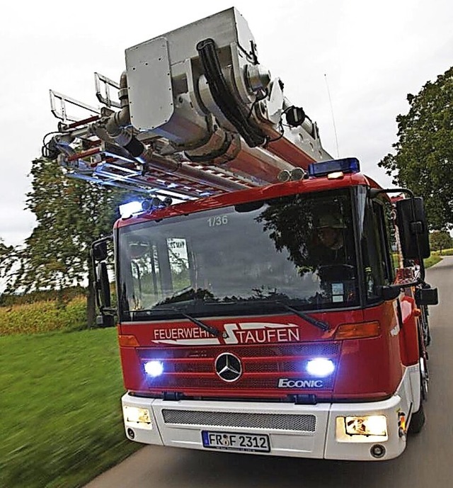 War im Einsatz: der Teleskopmast der Freiwilligen Feuerwehr Staufen  | Foto: Freiwillige Feuerwehr Staufen