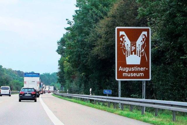 Das Augustinermuseum an der Autobahn