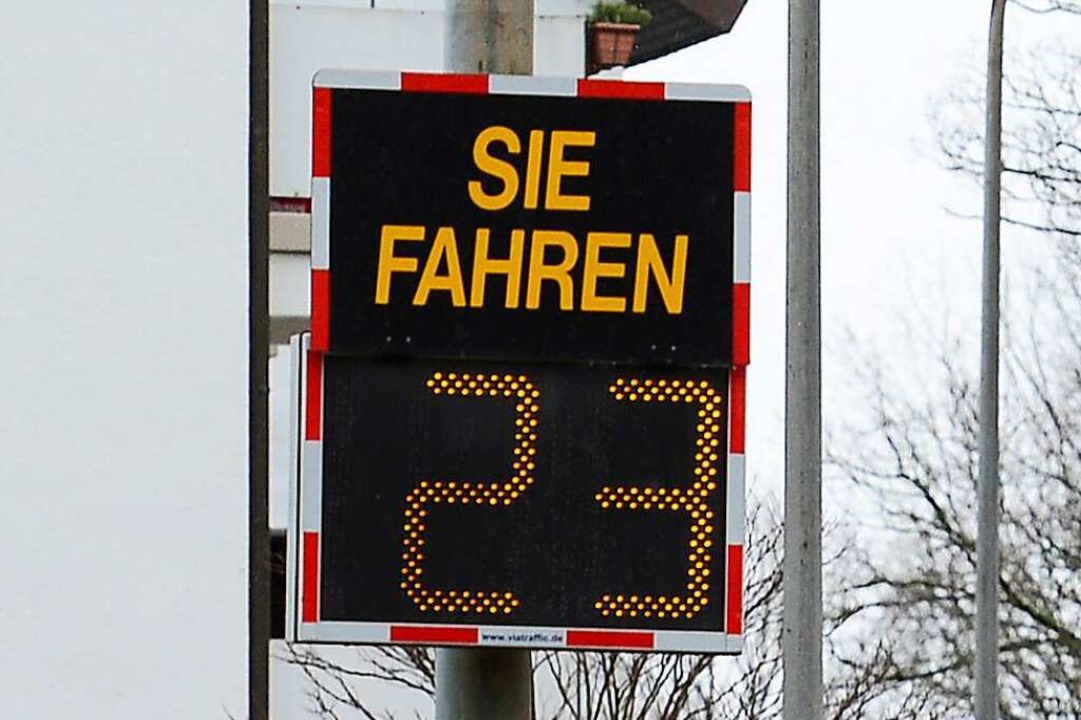 Geschwindigkeitsmesstafeln sind an mehreren Orten in Freiburg im Einsatz.  | Foto: Ingo Schneider