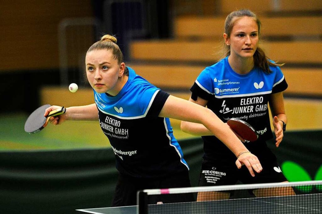 Jana Kirner (links) und Jele Stortz st...a zwei vor richtungsweisenden Partien.  | Foto: Bettina Schaller