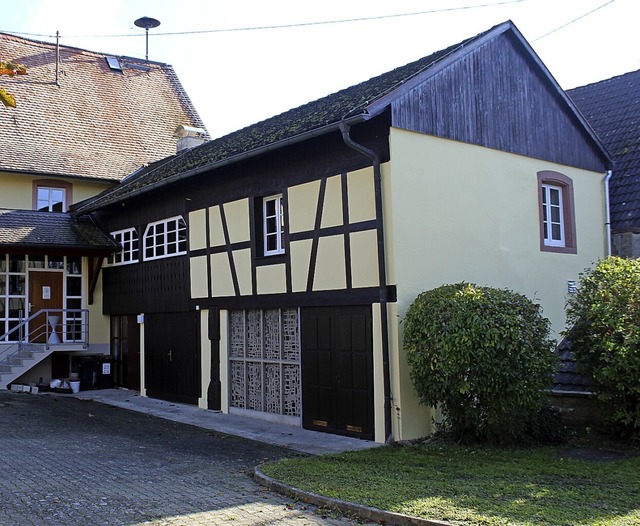 Frisch gestrichen wurde der Anbau an d...seite des Rathauses in Wintersweiler.   | Foto: Cremer