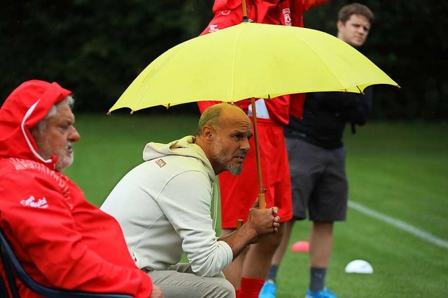 &#8222;Wir sollten uns an der Leistung... Jrg Klausmann, der Lffinger Coach.   | Foto: Joachim Hahne