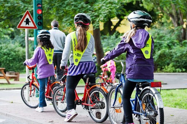 Die Fahrradprfung machen Schlerinnen...el in der vierten Klasse. (Symbolfoto)  | Foto: Maurizio Gambarini