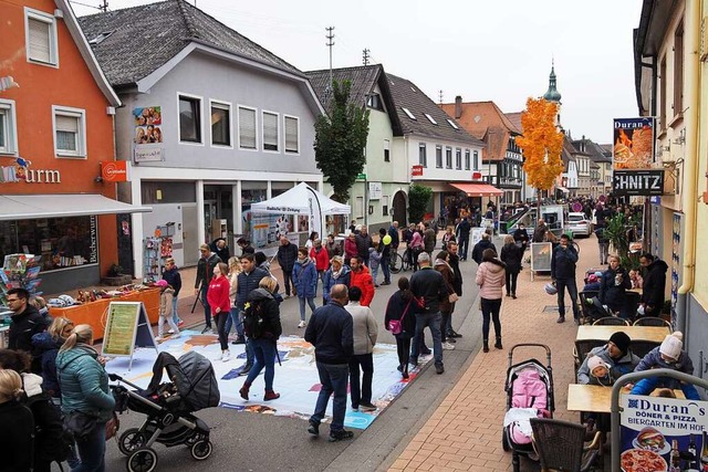 Der Herbstmarkt in Herbolzheim wurde gut besucht.  | Foto: Michael Haberer