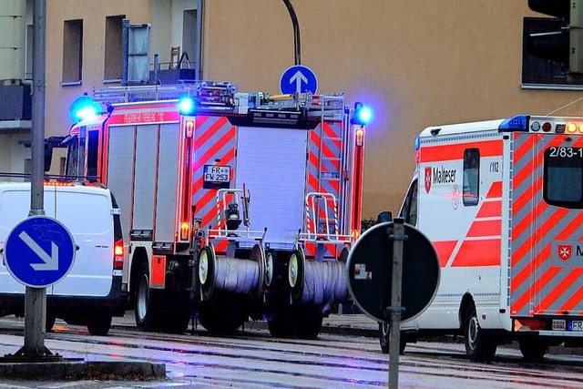 Feuerwehr und Rettungsdienst waren schnell vor Ort (Symbolbild).  | Foto: Ingo Schneider