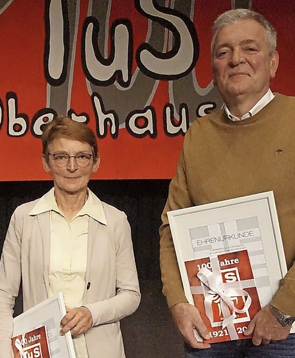 Beatrix Maurer und Andreas Schwrer wurden Ehrenmitglieder.  | Foto: Ilona Huege