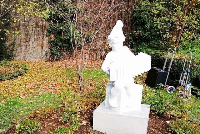 Verschwundene Offenburger Statue ist zurück – als weiße Beton-Kopie