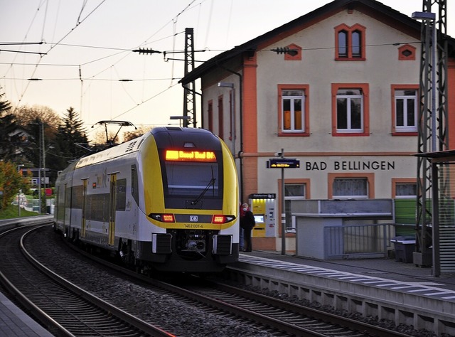 Von der Rheintalbahn geht weniger Lrm...ohner Lrmschutzfenster nachgerstet.   | Foto: Jutta Schtz