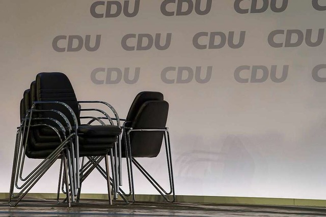 Welche CDU-Mitglieder auf den Sthlen ...n, ist noch nicht vollends  absehbar.   | Foto: Hendrik Schmidt (dpa)