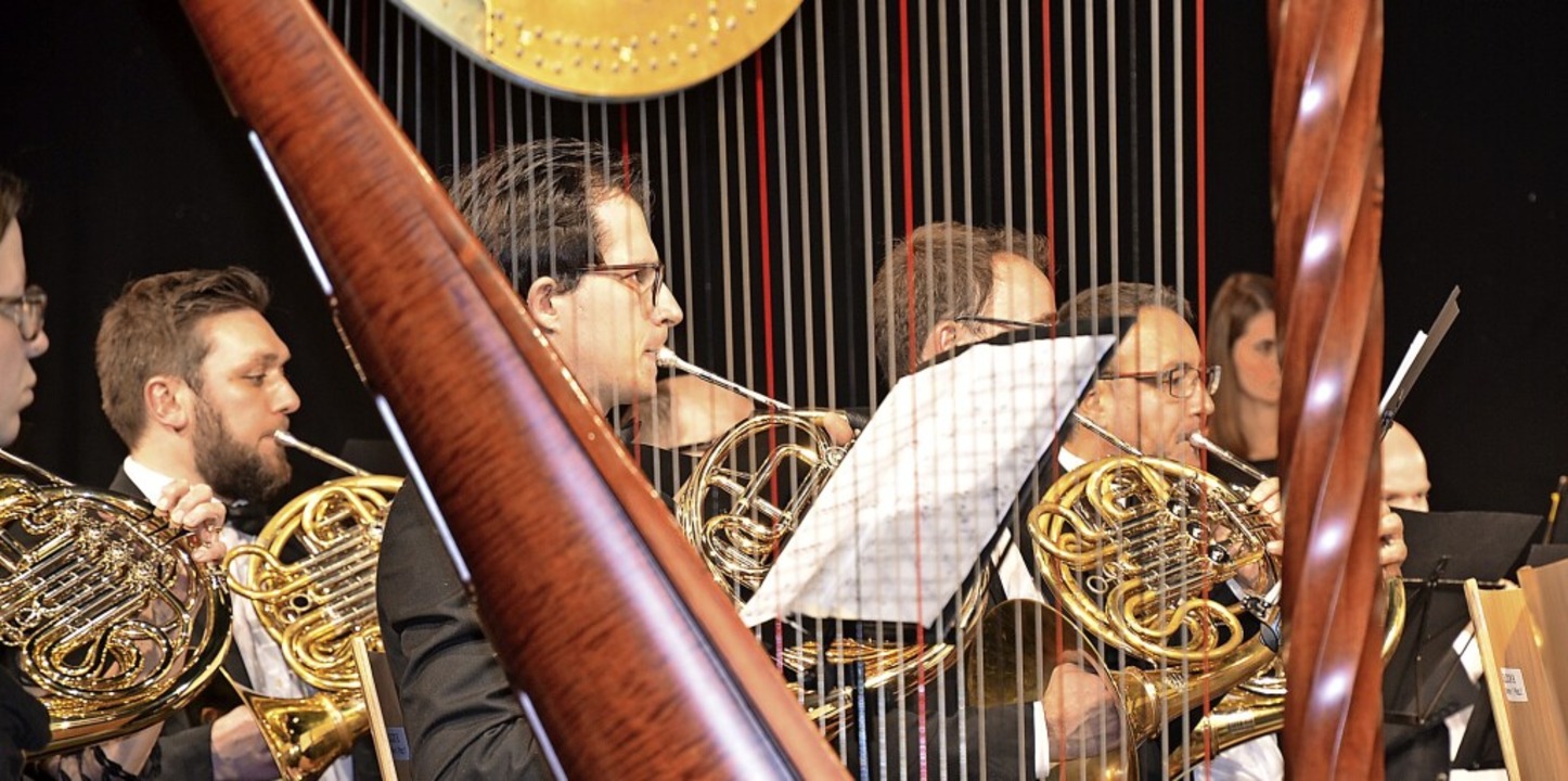 Durchblick mit Harfe: Das Landesblasorchester begeisterte in Staufen  | Foto: Martina Faller