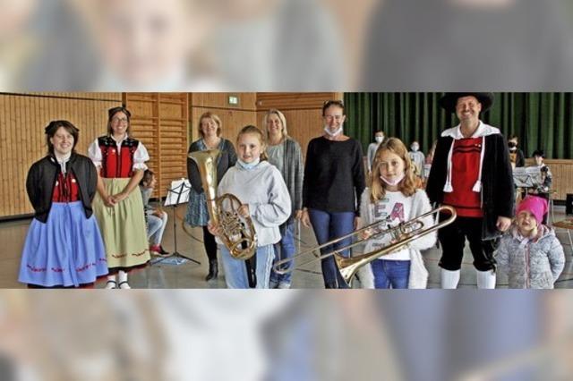 Gemeinschaftsschule hat zwei neue Blasinstrumente