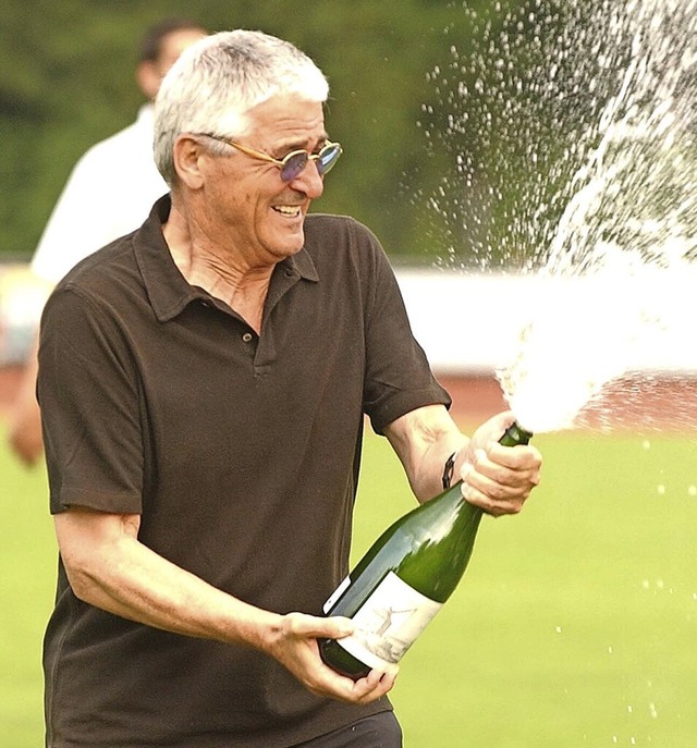 Immer korrekt: Eugen Fauser, 2003 beim Landesliga-Aufstieg des FV Lrrach   | Foto: Schn