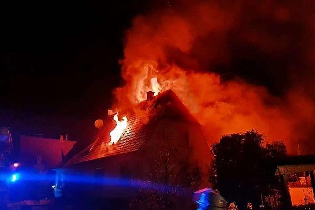 Löscheinsatz bei Brand eines Einfamilienhauses in Teningen