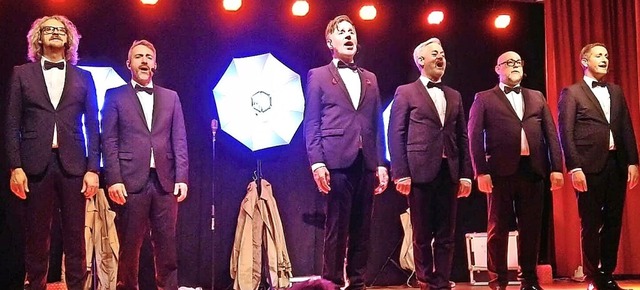 Lang anhaltenden Applaus gab es  fr d...cappella-Comedy-Showgruppe Six Pack.    | Foto: Dietmar Vollmer
