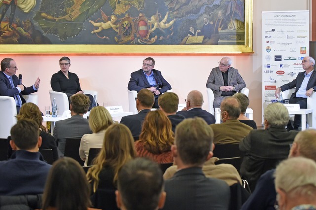 Auf dem Podium diskutierten (von links... Kramer, Thomas Burger und Reiner Geis  | Foto: Michael Bamberger
