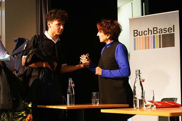 Nach der Buchdiskussion knnen Zuhrer...utorin Eva Illouz ins Gesprch kommen.  | Foto: Lisa Petrich