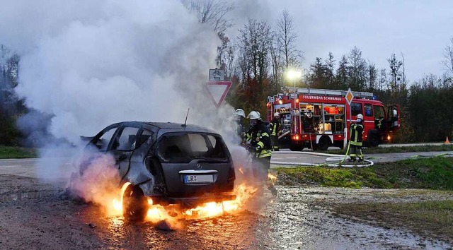 Der brennende Wagen  | Foto: Wolfgang Knstle
