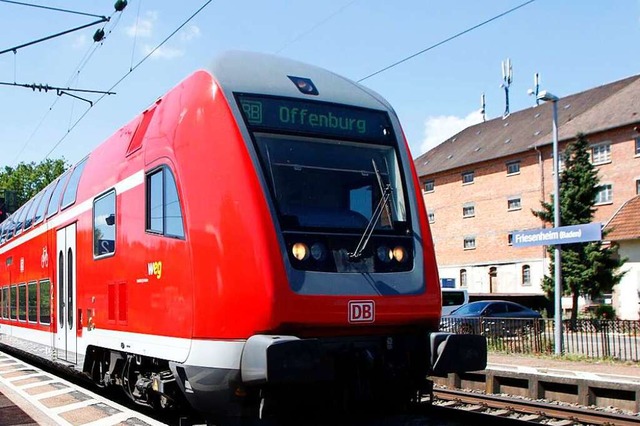 Ein Zug am Friesenheimer Bahnhof. Auf ...im kam es am Samstag zu Verzgerungen.  | Foto: Heidi Fel