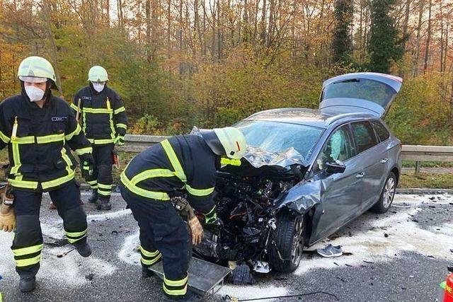 Vier Menschen bei Verkehrsunfall auf B31a bei Gottenheim verletzt