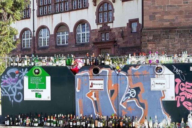 Warum Freiburgs Flaschencontainer gerade überquellen