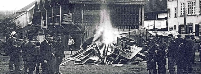 Ein historisches Bild, das schaudern l...tar der zerstrten Tiengener Synagoge.  | Foto:  Landesarchiv Baden-Wrttemberg