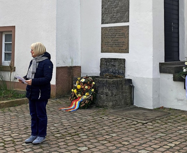 OB-Stellvertreterin Ute Haarer-Jenne b...beim  ehemaligen Standort der Synagoge  | Foto: Stadt Emmendingen