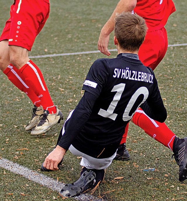 Patrick Koch vom SV Hlzlebruck geht f...ine Mannschaft auch mal in die Knie.    | Foto: Wolfgang Scheu