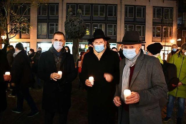 Mahnwache in Lrrach zur Erinnerung an die Pogromnacht vor 83 Jahren