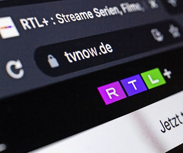 Das Logo der Streamingplattform RTL+ i...resse &#8222;tvnow.de&#8220; zu sehen.  | Foto: Marijan Murat (dpa)