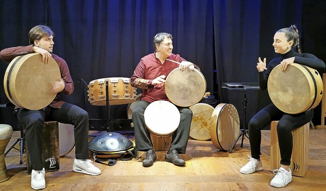 Yaschar, Murat und Malika Coskun beim Konzert im Orgelbauersaal.  | Foto: Dorothea Scherle