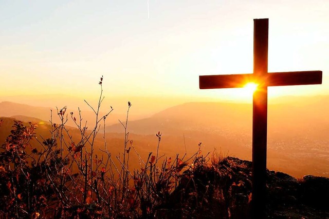 Auf  &#8222;Mutiger Bhl&#8220; in Fr...auf dem Gipfel ein Kreuz zu errichten.  | Foto: stockmedia