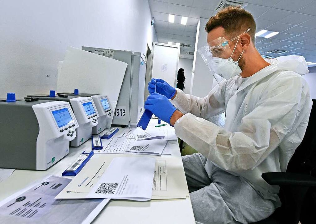 Nach positiven Schnelltests bei einige...se der genaueren PCR-Tests abzuwarten.  | Foto: Michael Bamberger