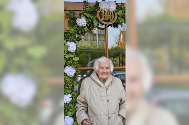 Viele Gratulanten zu Hildegard Uhligs 100. Geburtstag