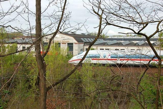 Das alte Bahnwerk in Haltingen ist fr moderne ICEs zu klein