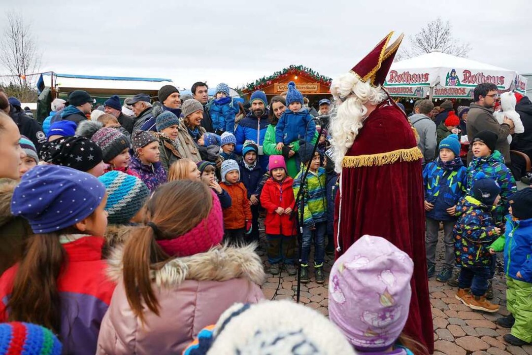 Der Weihnachtsmarkt Holzschlag ist ern.... Unser Bild stammt aus dem Jahr 2019.  | Foto: Juliane Kühnemund