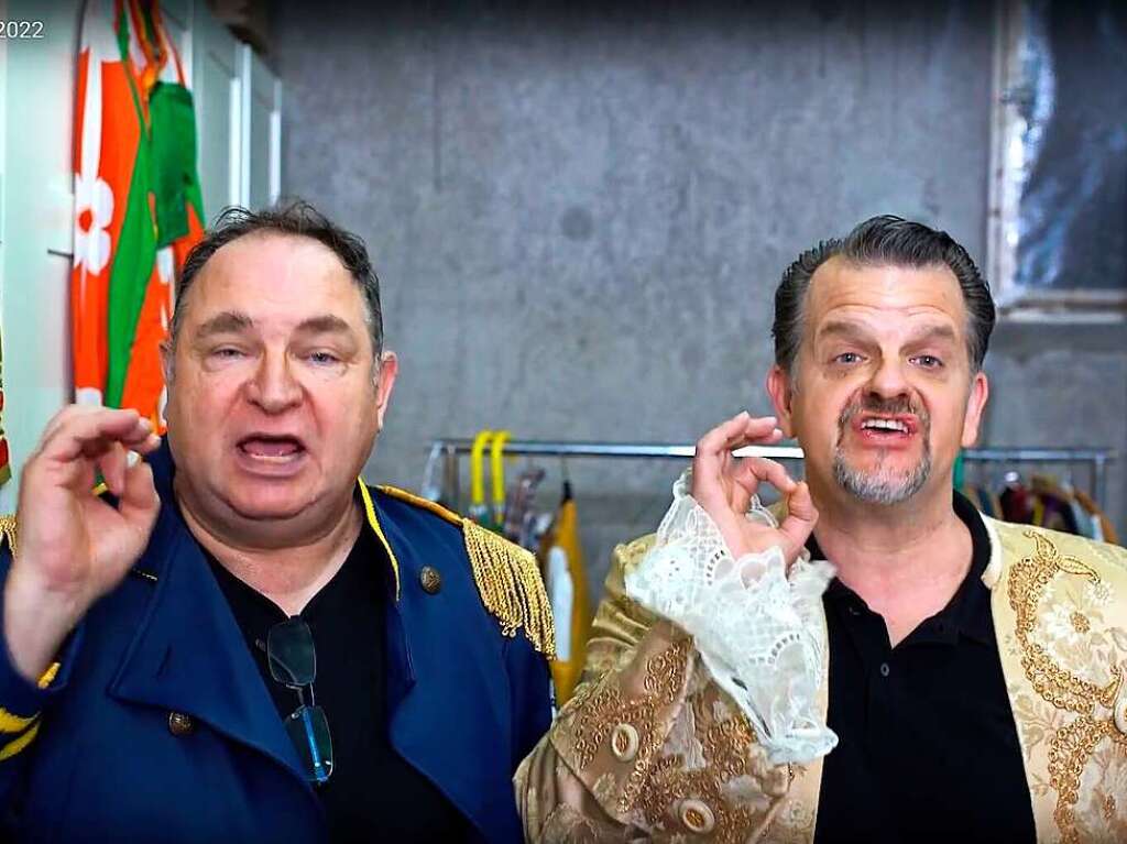 Die Narrenzunft Grenzach bzw. die Zunftspieler verffentlichen am 11.11.21 ihr Fasnachtsmotto auf ihrem Youtube-Kanal „Zunftobe Grenzach“. Die Szene mit den Narren Pius Jehle und Heinz „Ftze“ Wei spielt im „Gwandkeller“, das Motto lautet „Zweimol nt isch eimol z'viel!“