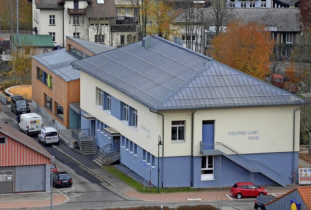 Nach der Fertigstellung des Neubaus (h...-Haus saniert und modernisiert werden.  | Foto: Sebastian Barthmes