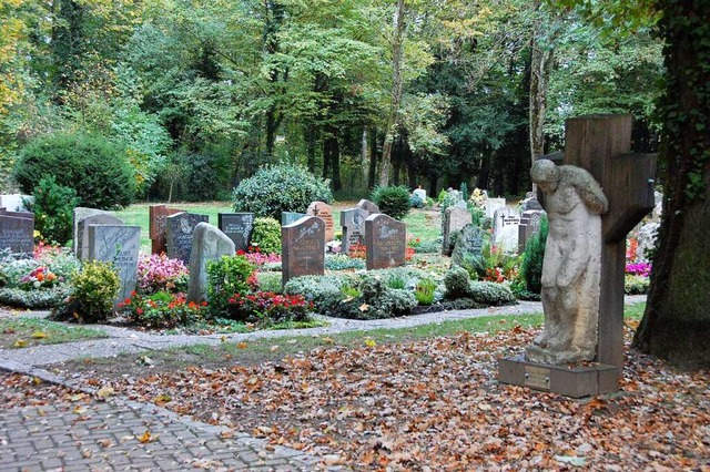 Der Mrkter Friedhof soll als  Waldfri...nd weitere Baumpflanzungen vorgesehen.  | Foto: Herbert Frey