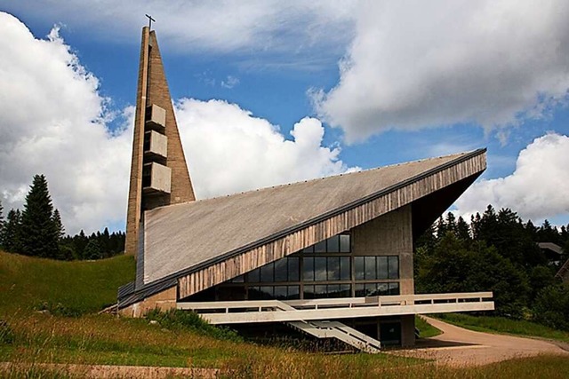 In der Feldbergkirche dreht die Filmak...chlussszene fr ihren Werbediplomspot.  | Foto: foto-wiesler@t-online.de