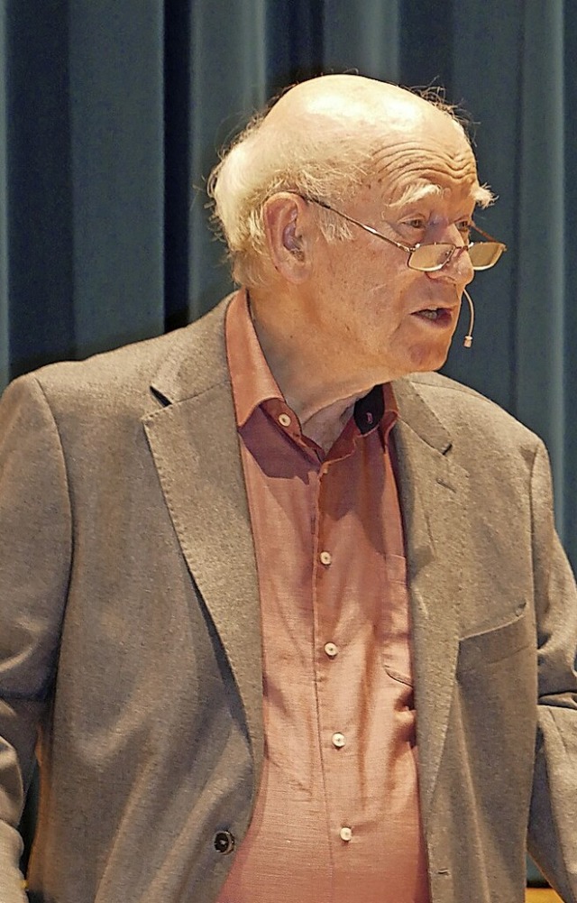 Franz Hohler bei seiner Lesung in Wehr.   | Foto: Michael Gottstein