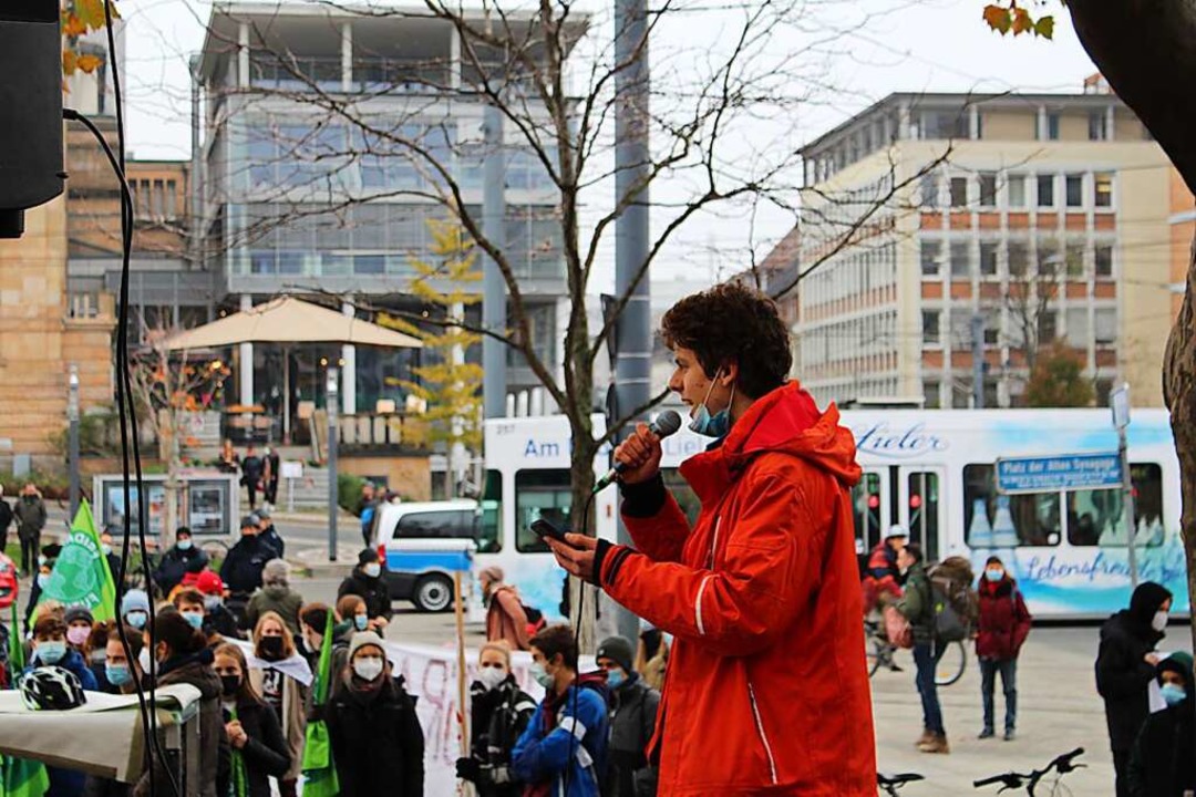 Jonathan bei seinem Redebeitrag bei de...for-Future-Demo am Freitag in Freiburg  | Foto: Dadiv Pister