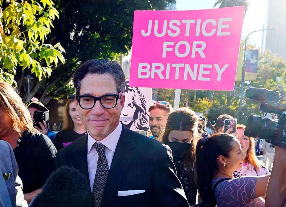 Matthew Rosengart, Anwalt von Britney ...tanley Mosk Courthouse in Los Angeles.  | Foto: Chris Pizzello (dpa)